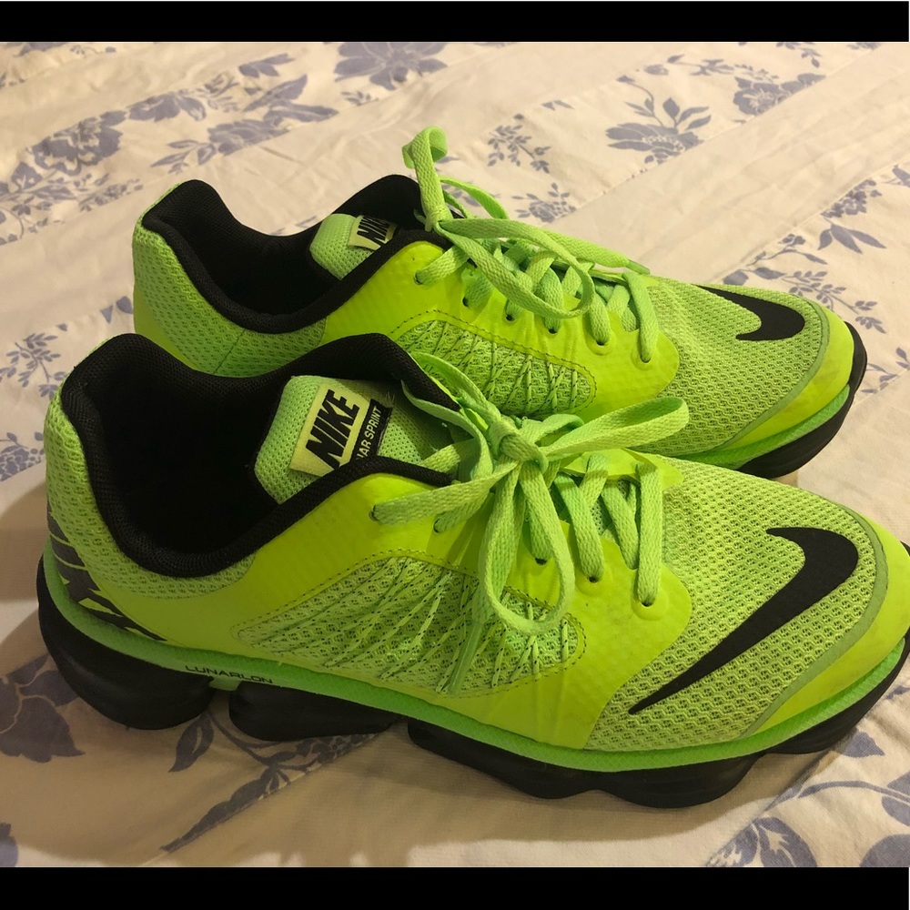 NIKE Lunaron Tennis Shoes size 8